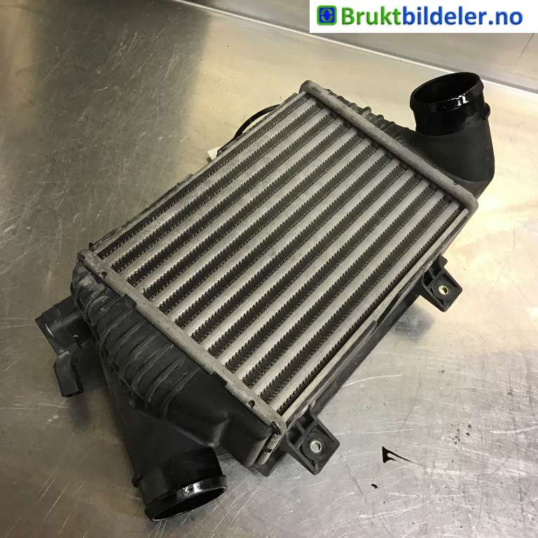 Intercooler til VW Transporter / Caravelle 1990-2003 (T4) (T4) (VOLKSWAGEN|701 145 805 C|1767375|)