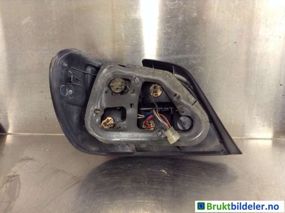 Baklykt høyre til Subaru Impreza 2001-2005 (Type II, Fase 1)  (84201FE120|)