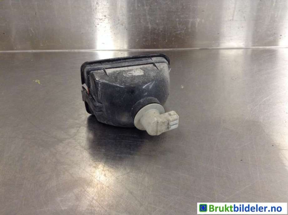 Baklykt fra støtfanger til VW Transporter / Caravelle 1990-2003 (T4) (T4) (VOLKSWAGEN|7D0 945 729|)