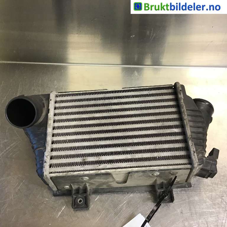 Intercooler til VW Transporter / Caravelle 1990-2003 (T4) (T4) (VOLKSWAGEN|701 145 805 B|)