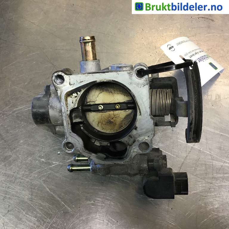 Spjeldhus til Toyota Avensis 2003-2008 (Type II)  (TOYOTA|22210-0D130|)