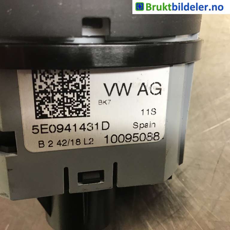 Bryter lys til Škoda Octavia 2017-2020 (Type III, Fase 2)  (SKODA|5E0 941 431 D|10095088|)