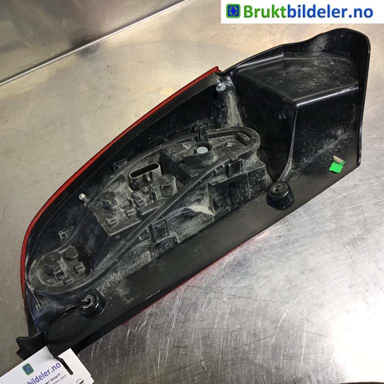 Baklykt høyre til Mitsubishi Colt 2009-2013 (Type VII, Fase 2)  (MITSUBISHI|833 0A702|)