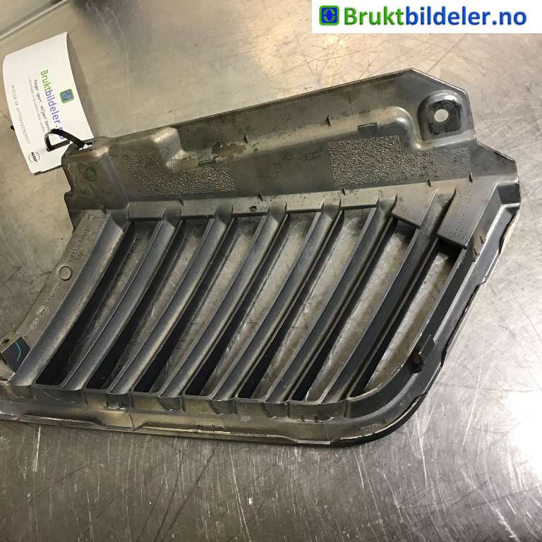 Grill venstre til Mitsubishi L200 2006-2015 (Type IV) (MITSUBISHI|7450A187|)