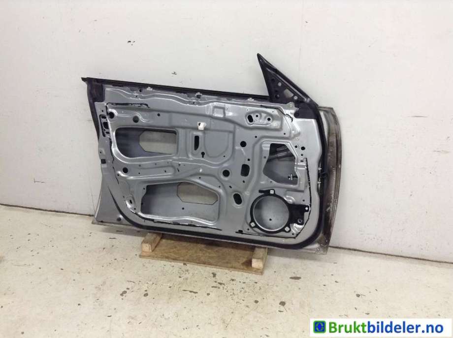 Dør venstre foran til Subaru Legacy 2007-2009 (Type IV, Fase 2) (SUBARU|60009AG0719P|)