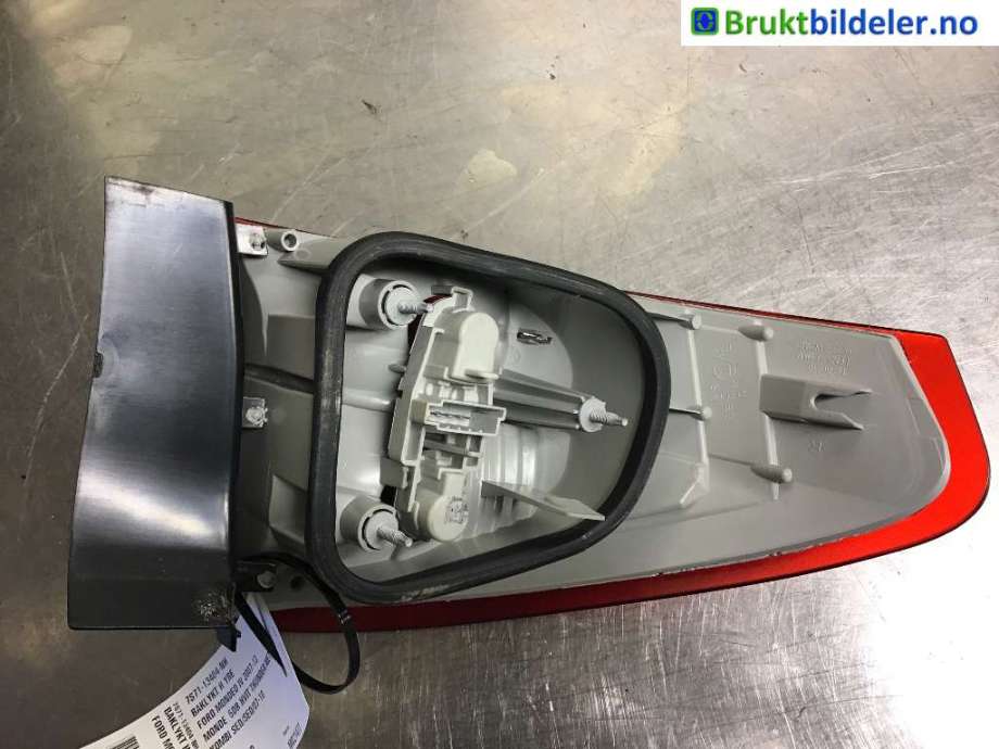 Baklykt høyre til Ford Mondeo 2007-2010 (Type IV, Fase 1)  (FORD|7S71-13404-NH|)