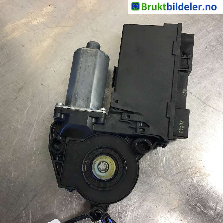 Ruteheis venstre foran til Audi A4, 2004-2008 (Type III) (B7) (B7) (AUDI|8E1 959 801 H)