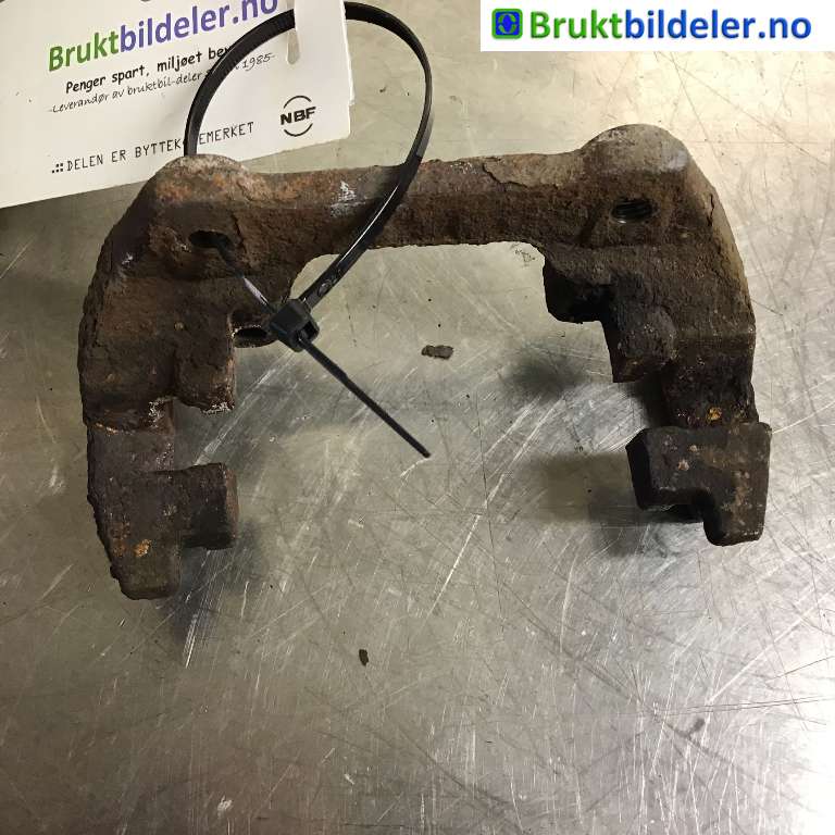 Bremsecaliper brakett til Volvo V70, 2005-2007 (Type II, Fase 2)  (VOLVO|8251314)