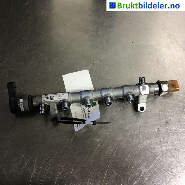Dyseskinne (fuelrail) til Audi A6, 2011-2014 (Type IV, Fase 1) (C7) (C7) (AUDI|03L 130 089 Q)
