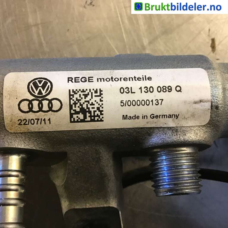 Dyseskinne (fuelrail) til Audi A6 2011-2014 (Type IV, Fase 1) (C7) (C7) (AUDI|03L 130 089 Q|)