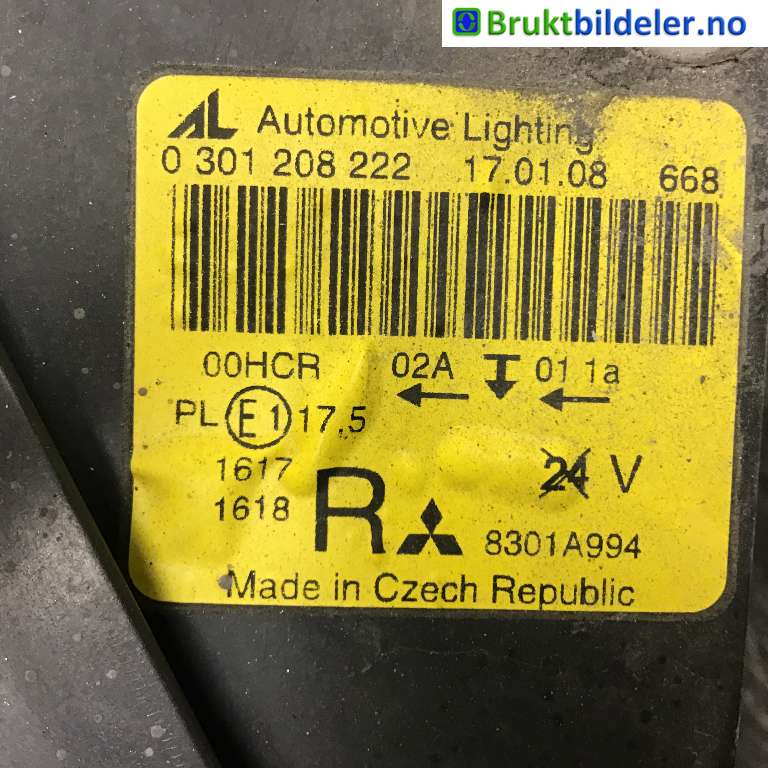 Frontlykt høyre halogen til Mitsubishi Colt 2004-2008 (Type VII, Fase 1)  (MITSUBISHI|8301B874|0 301 208 222|8301A994)
