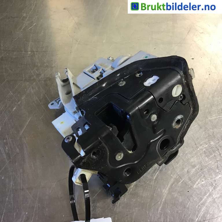Låsekasse høyre foran til Audi A6 2011-2014 (Type IV, Fase 1) (C7) (C7) (AUDI|8J1 837 016 C|)