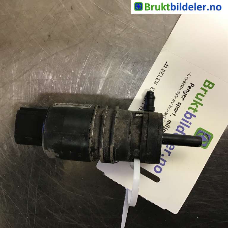 Spylerpumpe foran til BMW 3-Serie 2012-2018 (F30/F31/F34) (F30/F31/F34) (BMW|67 12 7 302 589-01|)