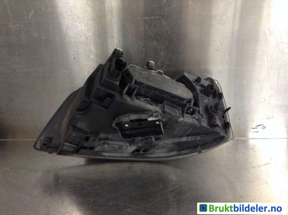 Frontlykt høyre xenon til VW Transporter / Caravelle 2009-2015 (Fase 2) (T5) (T5) (VOLKSWAGEN|)
