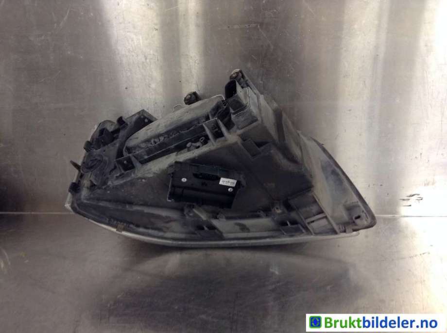 Frontlykt venstre xenon til VW Transporter / Caravelle 2009-2015 (Fase 2) (T5) (T5) (VOLKSWAGEN|)