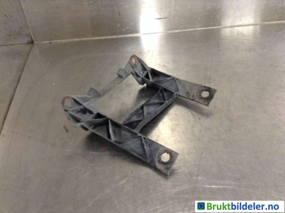 Frontlyktehus til VW Transporter / Caravelle 2009-2015 (Fase 2) (T5) (T5) (VOLKSWAGEN||1 301 329 421)