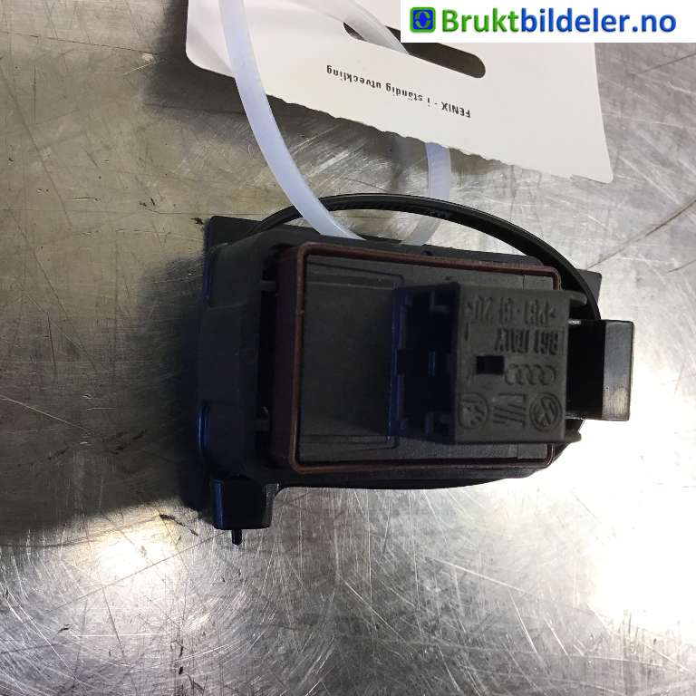 Bryter baklukeåpner til Audi A6 2011-2014 (Type IV, Fase 1) (C7) (C7) (AUDI|4H0 959 831 A|)