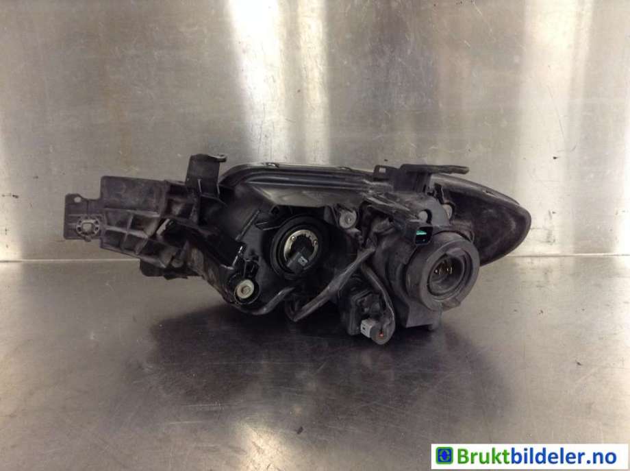 Frontlykt høyre halogen til Mitsubishi Outlander 2003-2006 (Type I)  (MITSUBISHI|8301A068|)