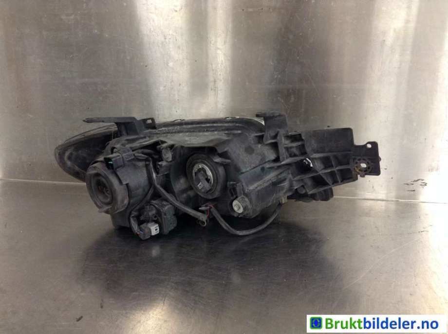 Frontlykt venstre halogen til Mitsubishi Outlander 2003-2006 (Type I) (MITSUBISHI|8301A067|)