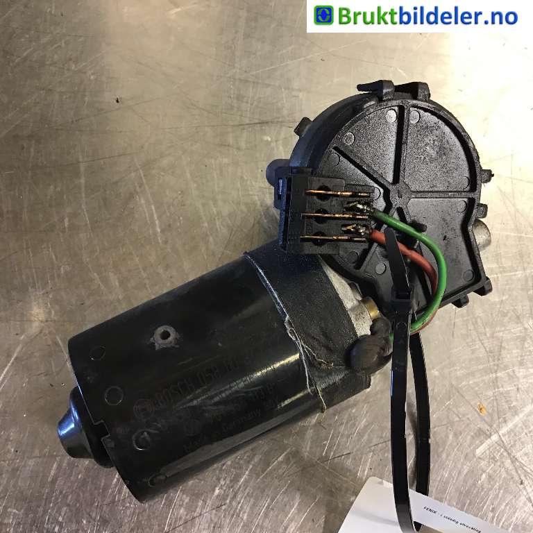 Viskermotor frontrute til VW Transporter / Caravelle, 1990-2003 (T4) (T4) (VOLKSWAGEN|701 955 113 B)