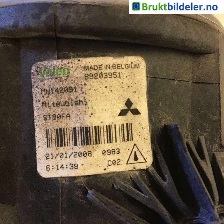 Tåkelykt venstre foran til Mitsubishi Outlander 2007-2010 (Type II, Fase 1)  (MITSUBISHI|MN142091|89203951|)