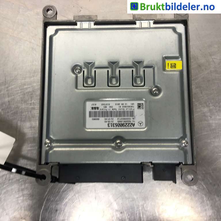 Bilstereo forsterker til Mercedes C-Klasse 2014-2018 (Fase 1) (W205) (W205) (MERCEDES|A 222 900 53 13|7203033022-01|)