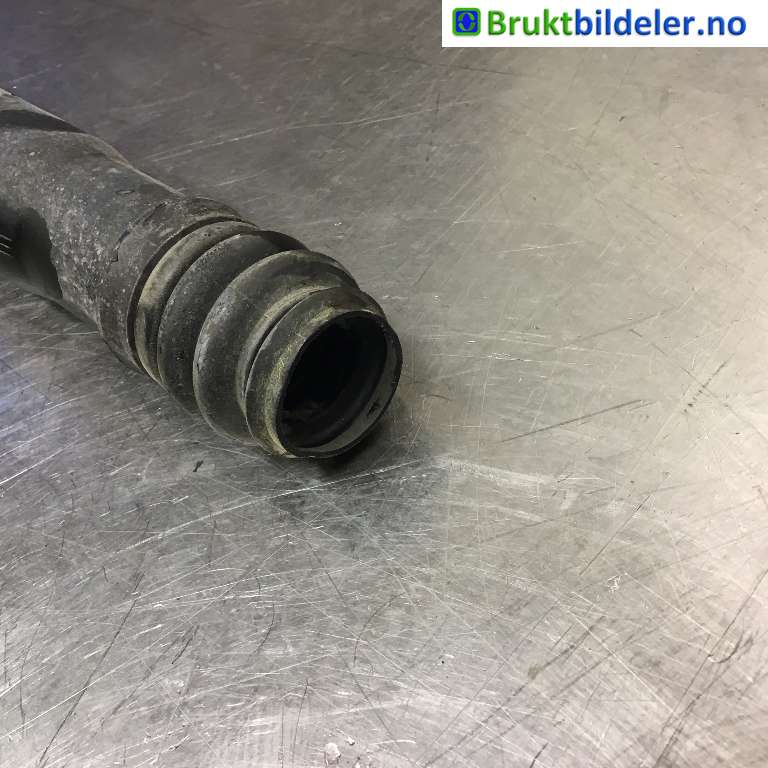 Mellomaksel fremre til Mercedes C-Klasse 2014-2018 (Fase 1) (W205) (W205) (MERCEDES|A 204 410 00 00|)