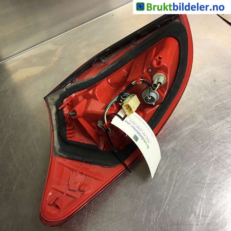 Baklykt høyre til Toyota RAV4 2006-2009 (Type III, Fase 1)  (TOYOTA|81551-42090|)