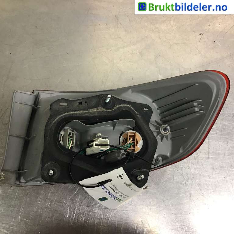 Baklykt venstre til Toyota Corolla 2007-2013  (TOYOTA|8156102560|)