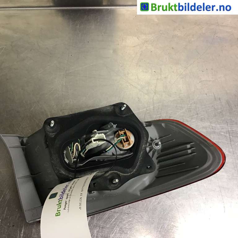 Baklykt høyre til Toyota Corolla 2007-2013  (TOYOTA|8155102560|)