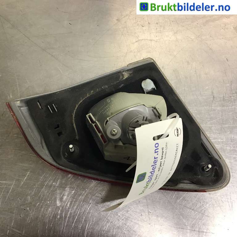 Baklykt venstre indre til Toyota Corolla 2007-2013  (TOYOTA|8159102320|)