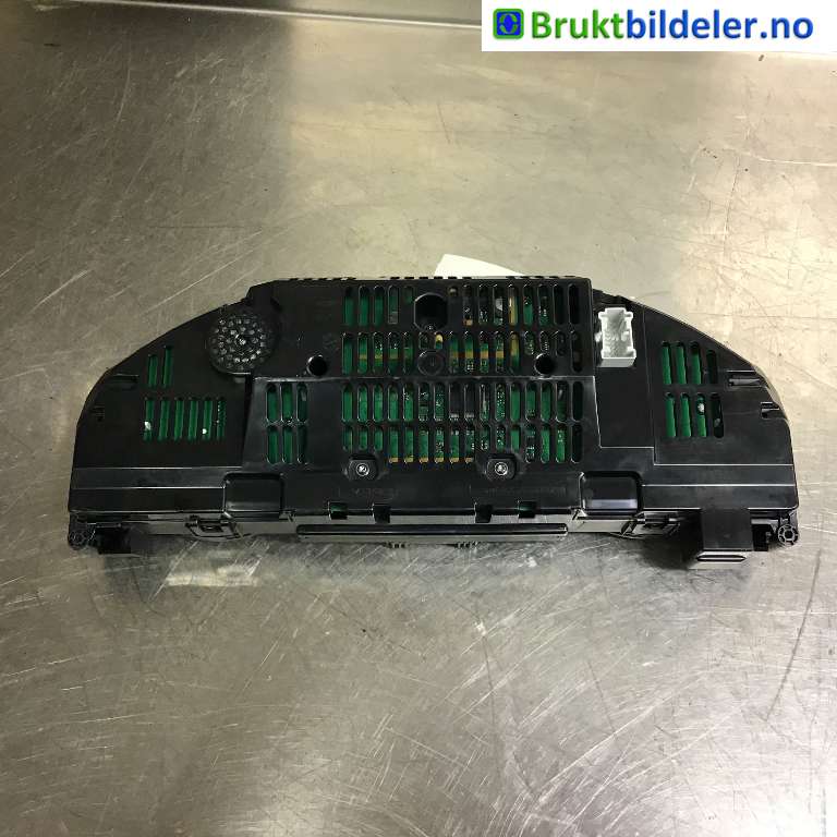 Instrumentpanel til Mercedes C-Klasse 2011-2014 (Fase 2) (W204) (W204) (MERCEDES|A 204 900 24 08|A2C53435305|)