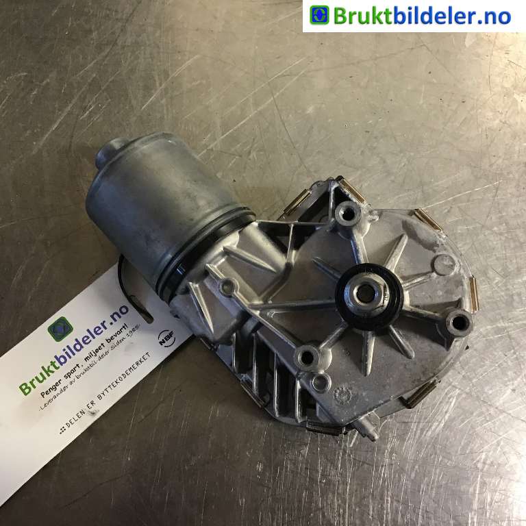 Viskermotor frontrute til Mercedes C-Klasse 2011-2014 (Fase 2) (W204) (W204) (MERCEDES|A 204 820 10 40|1 397 220 666|)