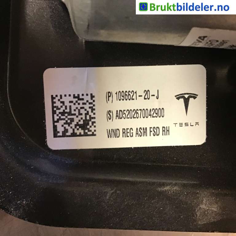 Ruteheis høyre foran til Tesla Model 3 2018-2023 (Fase 1) (TESLA|1096621-20-J|AD5202670042900|430105F0)