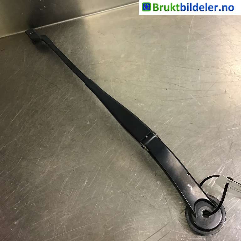 Viskerarmer frontrute til Ford Focus 2014-2018 (Type III, Fase 2)  (FORD|BM51-17526-AC|97036203)