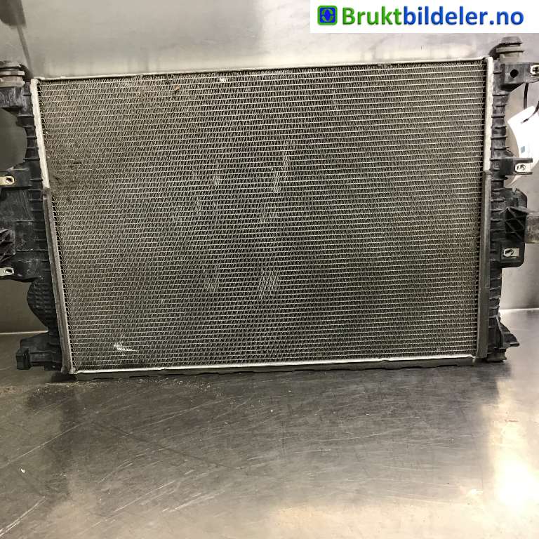 Radiator (manuell gir) til Ford Mondeo 2014-2019 (Type V, Fase 1)  (FORD|DG93-8005-CD|M155872J|DG93-8005-CC)