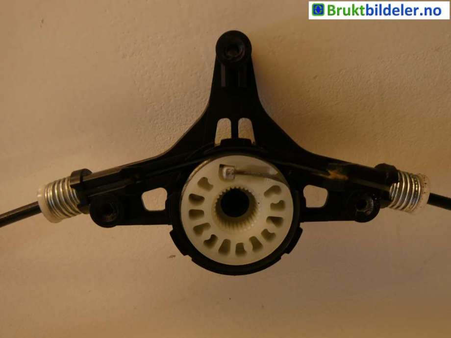 Ruteheis til Mazda 2 2011-2014 (Type II, Fase 2)  (MAZDA|D651-73-590|)