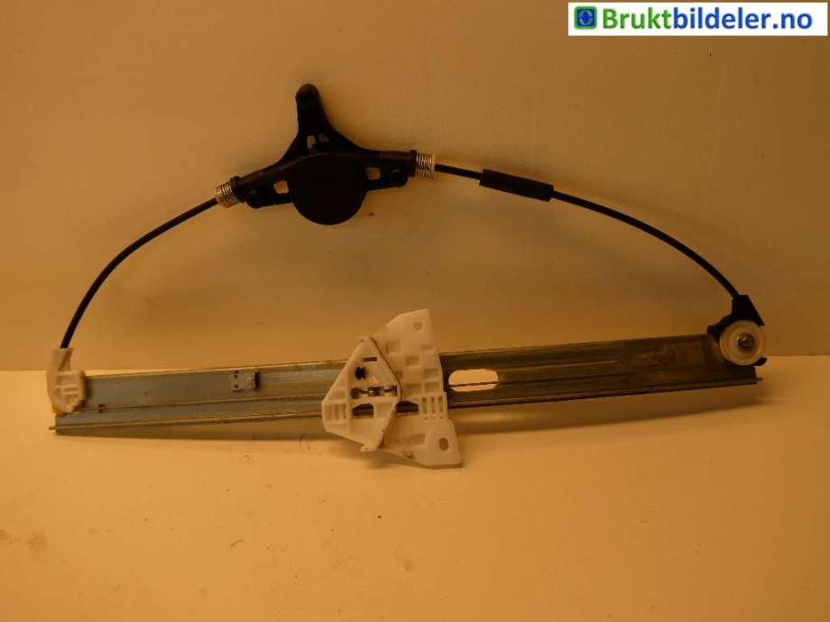 Ruteheis til Mazda 2 2011-2014 (Type II, Fase 2)  (MAZDA|D651-73-590|)