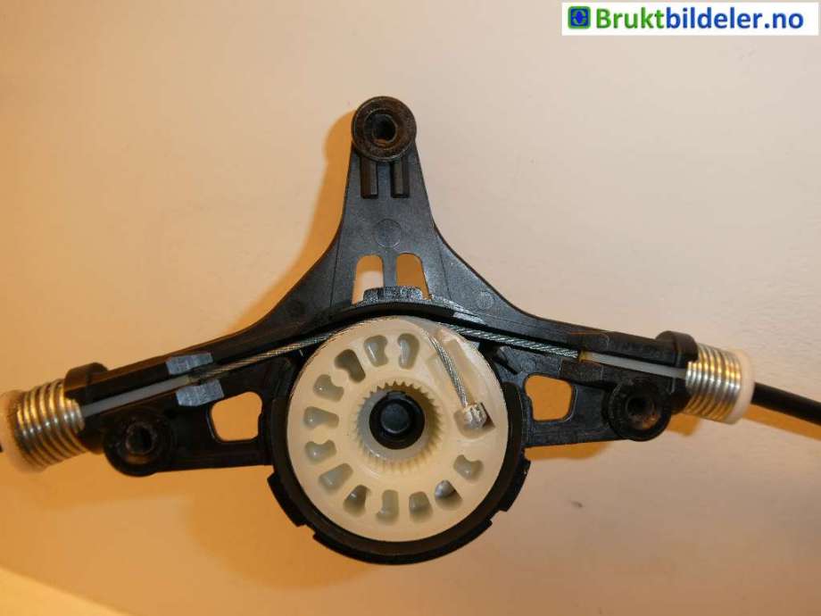 Ruteheis til Mazda 2 2011-2014 (Type II, Fase 2)  (MAZDA|D651-72-590|)