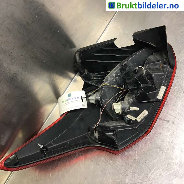 Baklykt høyre til Ford Focus 2014-2018 (Type III, Fase 2)  (FORD|F1EB-13404CF|)