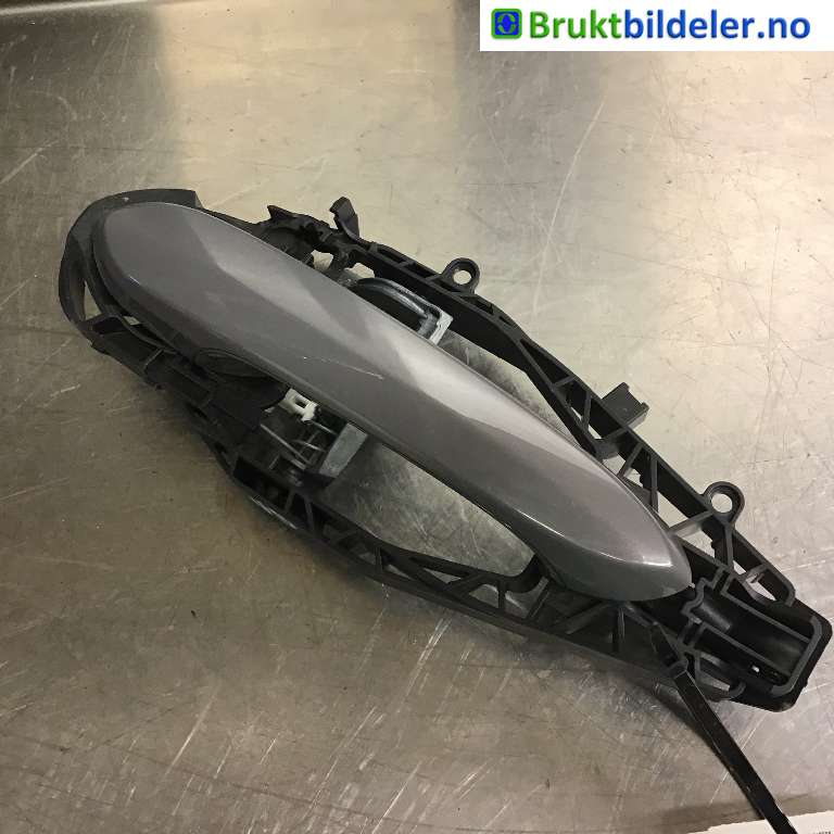 Dørhåndtak utv venstre bak til BMW 5-Serie, 2017-->> (G30/G31) (G30/G31) (BMW|51 21 9 881 775)