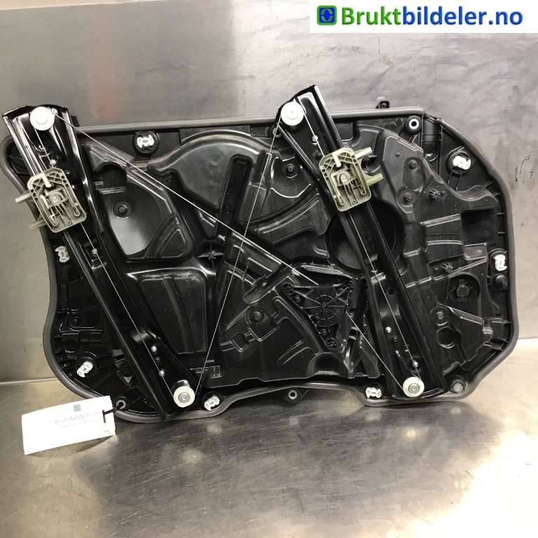 Ruteheis til BMW 5-Serie 2017-->> (G30/G31) (G30/G31) (BMW|51 33 7 487 086|C30527-113|)