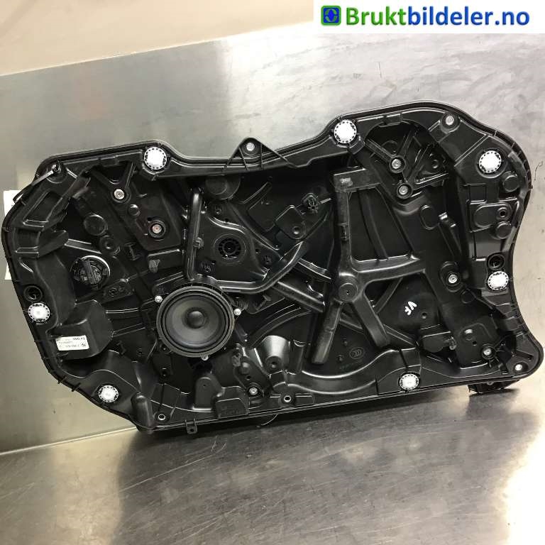 Ruteheis til BMW 5-Serie, 2017-->> (G30/G31) (G30/G31) (BMW|51 33 7 487 085)