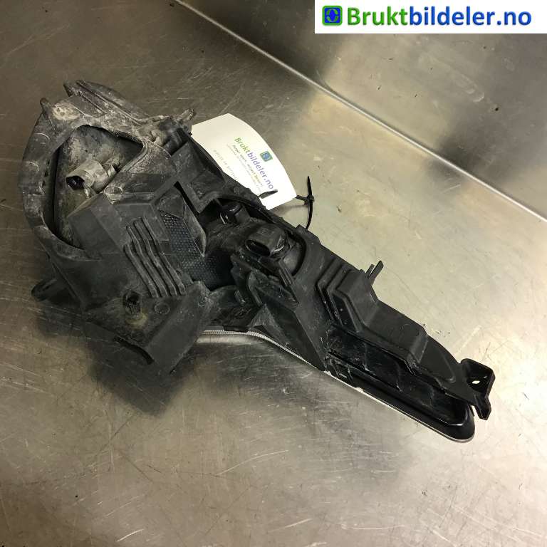 Tåkelykt venstre foran til Kia Sportage 2010-2016 (Type III)  (KIA|92201 3W200|)