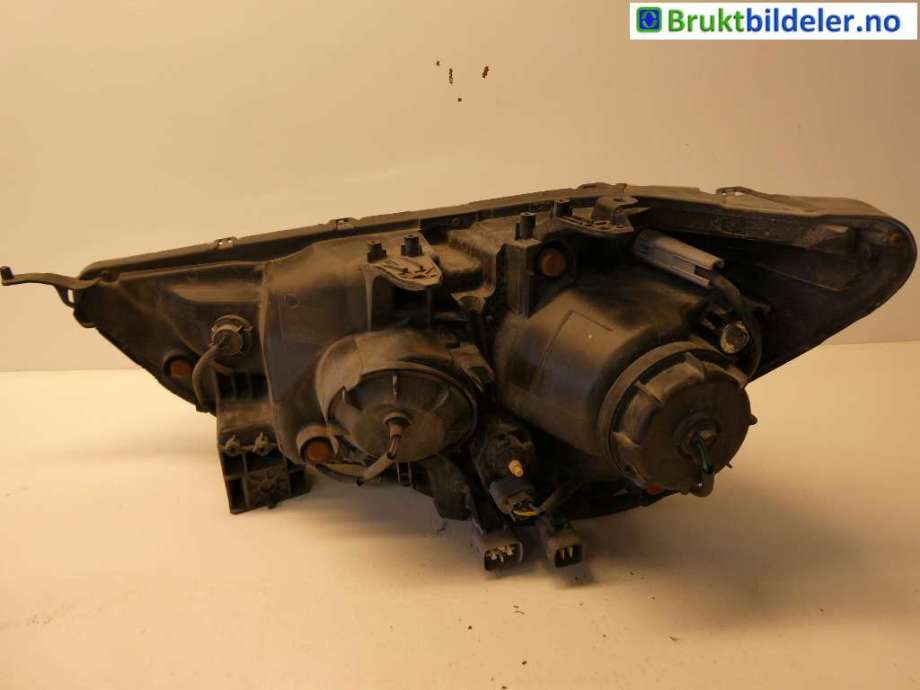 Frontlykt høyre halogen til Mitsubishi ASX 2010-2019  (MITSUBISHI|8301B588|)