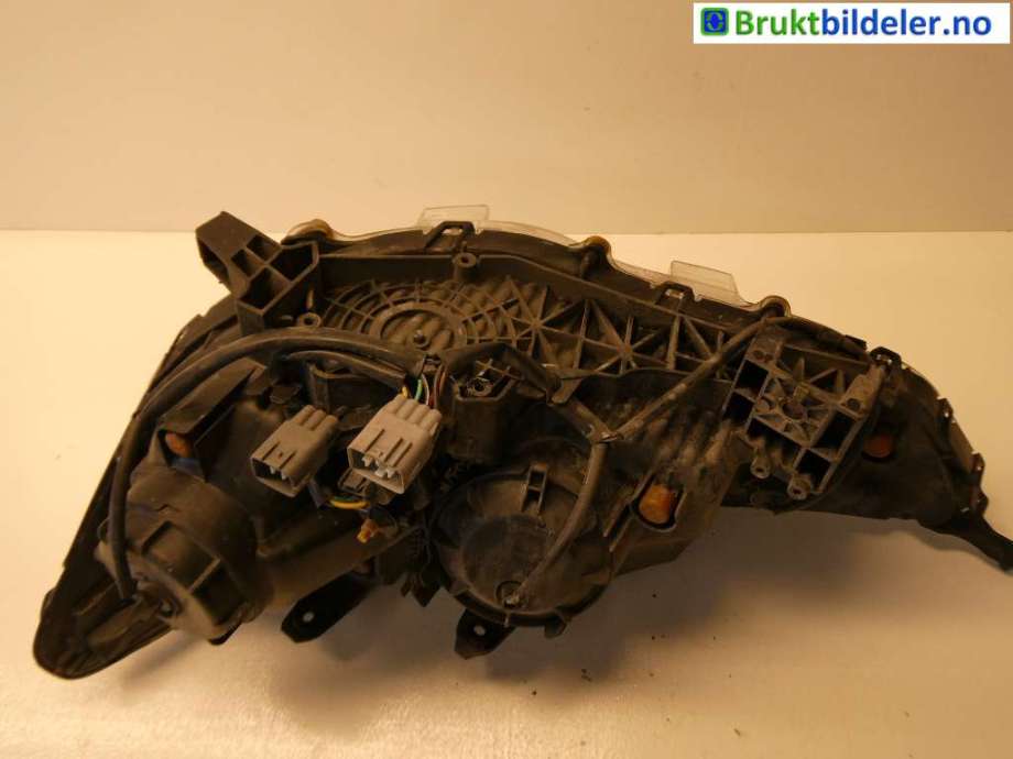 Frontlykt høyre halogen til Mitsubishi ASX 2010-2019  (MITSUBISHI|8301B588|)