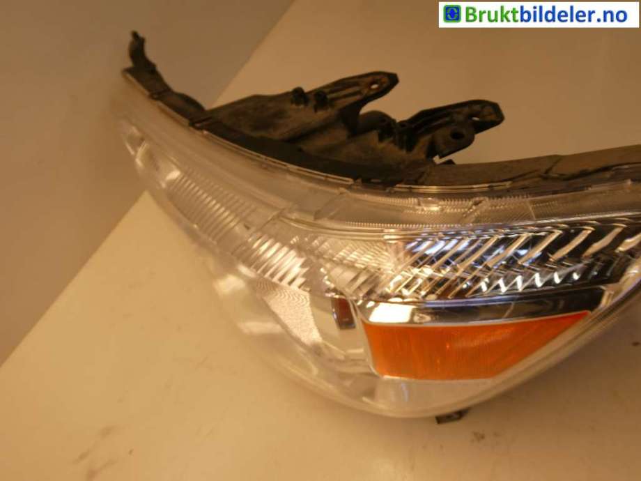 Frontlykt venstre halogen til Mitsubishi ASX 2010-2019  (MITSUBISHI|8301B587|)