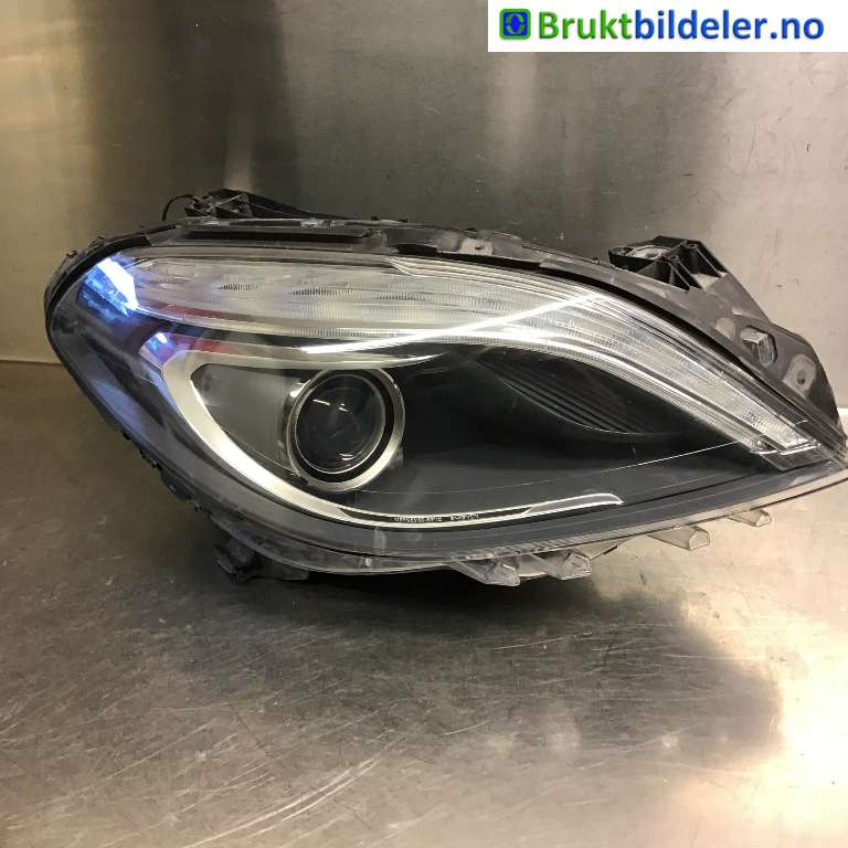 Frontlykt høyre xenon til Mercedes B-Klasse, 2011-2018 (W246) (W246) (MERCEDES|A 246 820 72 61)