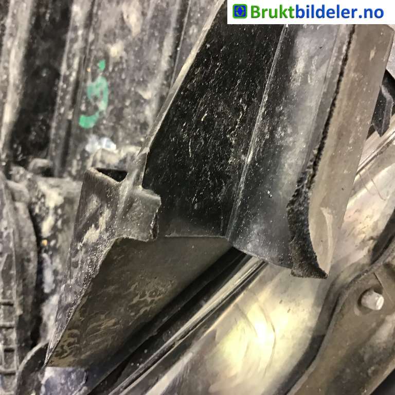 Frontlykt høyre xenon til Mercedes B-Klasse 2011-2018 (W246) (W246) (MERCEDES|A 246 820 72 61|0 301 271 272 07|)