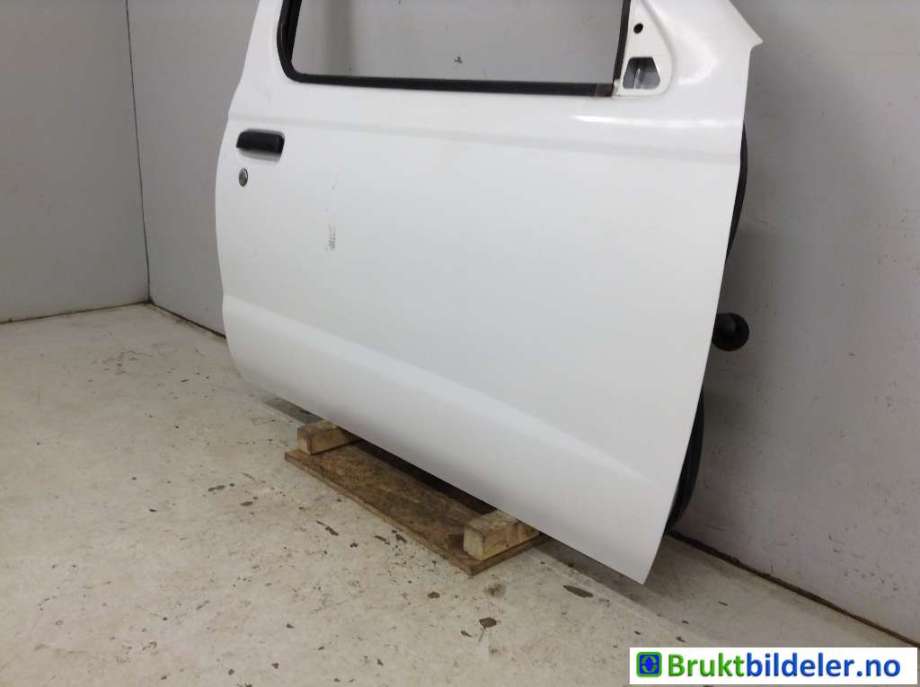 Dør høyre 2dørs til Nissan King Cab 2002-2011 (Fase 2) (D22/NP300) (D22/NP300) (NISSAN|H0100VK9MM|)